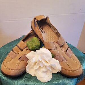 Clarks Collection Leather Tan Loafers Shoes, Size 8 Medium
